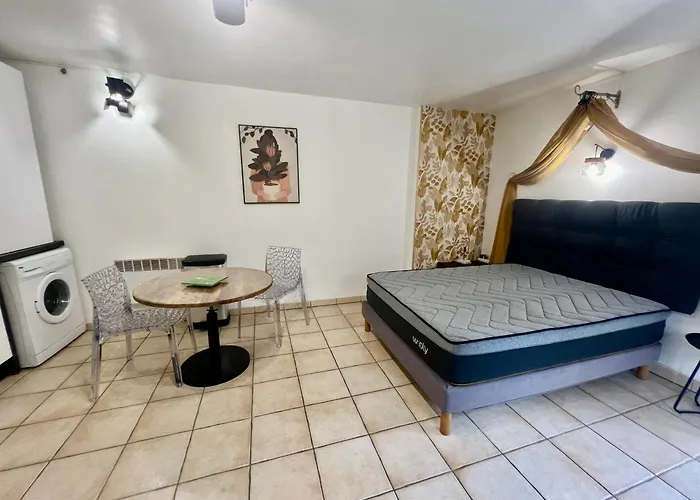 Cite Paoline Quiet Escape Avec Terrasse Parking & Wi-fi דירה קורטה