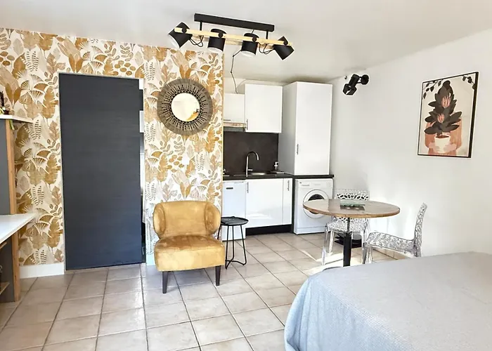 Cite Paoline Quiet Escape Avec Terrasse Parking & Wi-fi Apartament